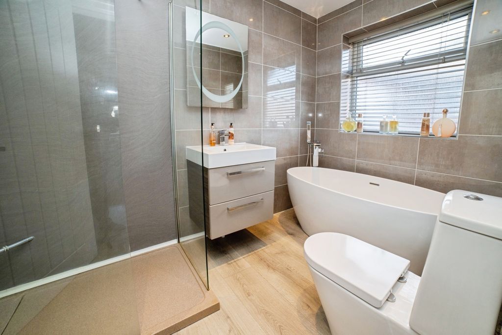 Property photo 3 of 21 Pbox-Img.Jpg