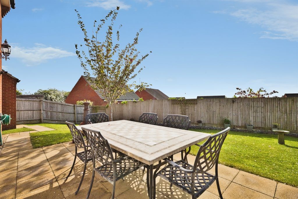 Property photo 2 of 24