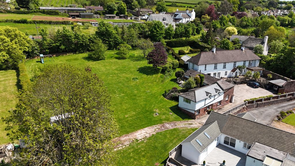 Property photo 2 of 50