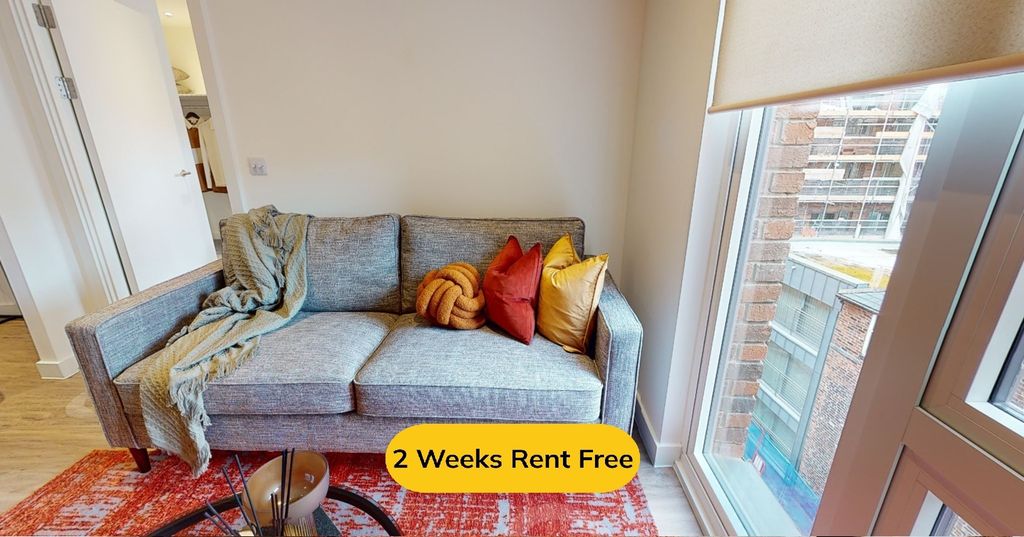 Property photo 1 of 16 Living Room