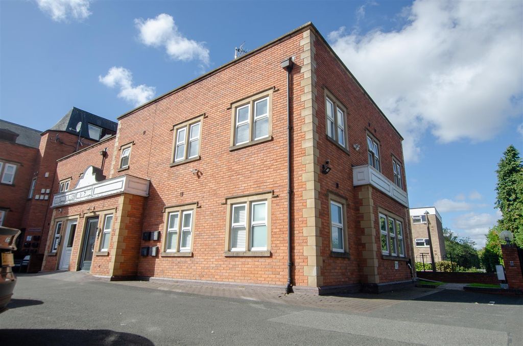 Property photo 1 of 10 1D Olton Court - External.Jpg