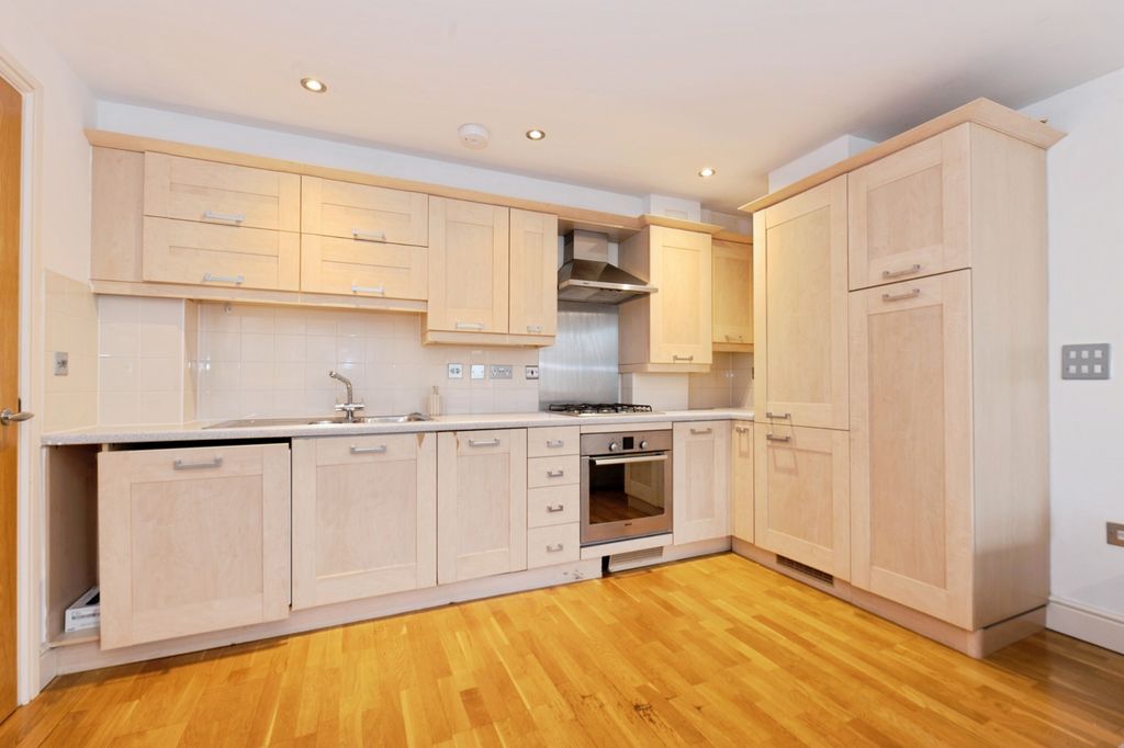 Property photo 3 of 11 Pbox-Img.Jpg