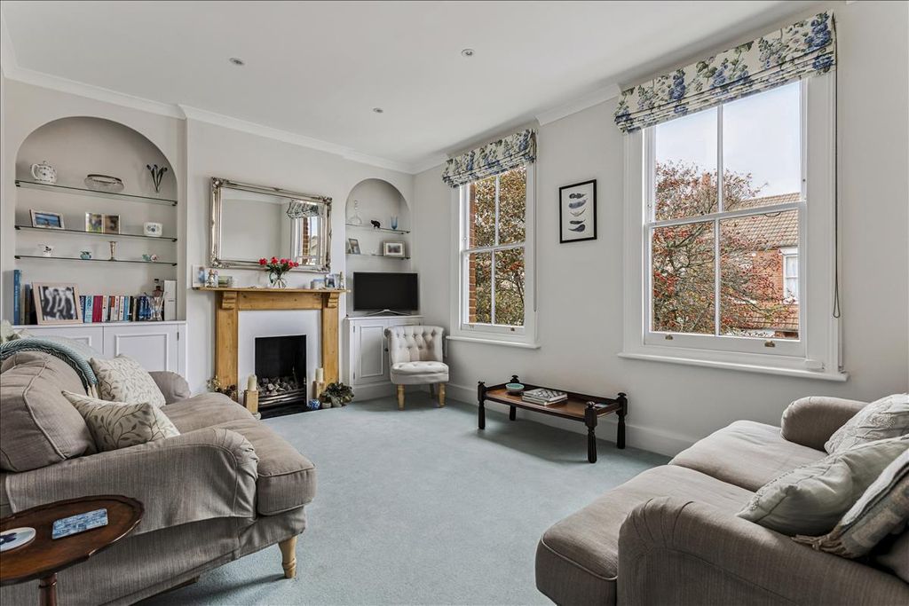 Property photo 1 of 12