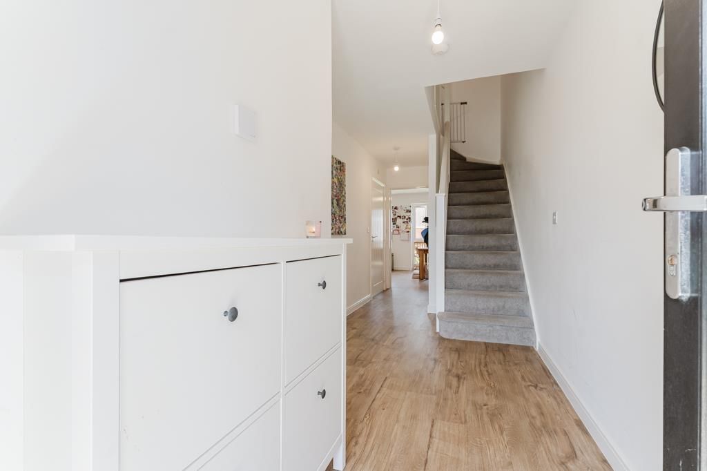Property photo 2 of 27 21 Venus Avenue, Barton Seagrave (7 Of 27).Jpg