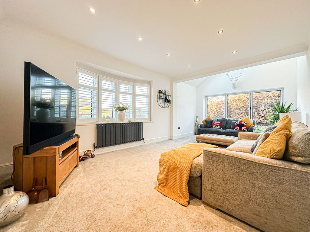 Property photo 2 of 33