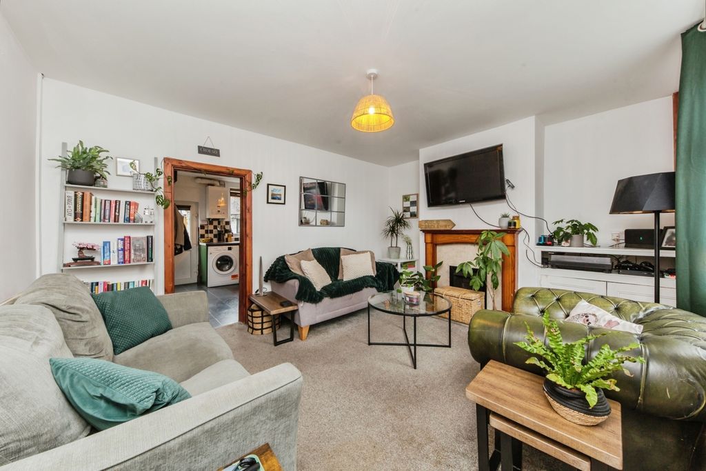 Property photo 2 of 17 Pbox-Img.Jpg