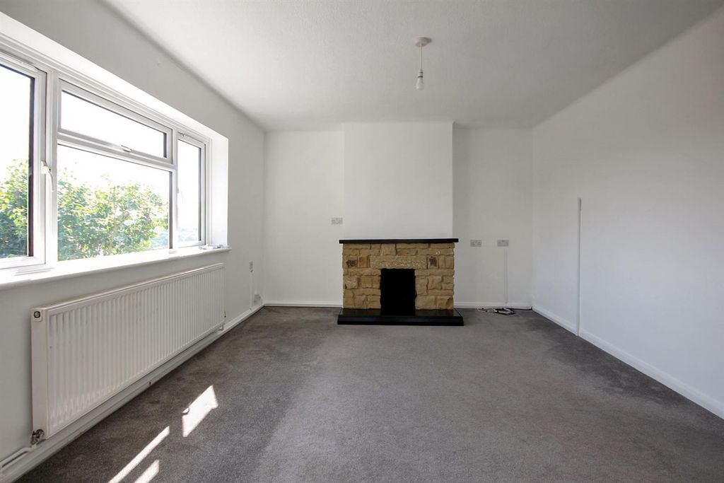 Property photo 2 of 13 Sitting Room