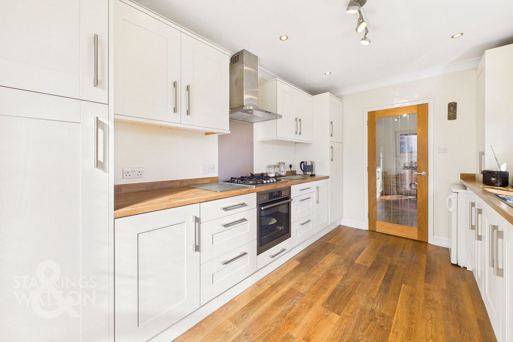 Property photo 3 of 24