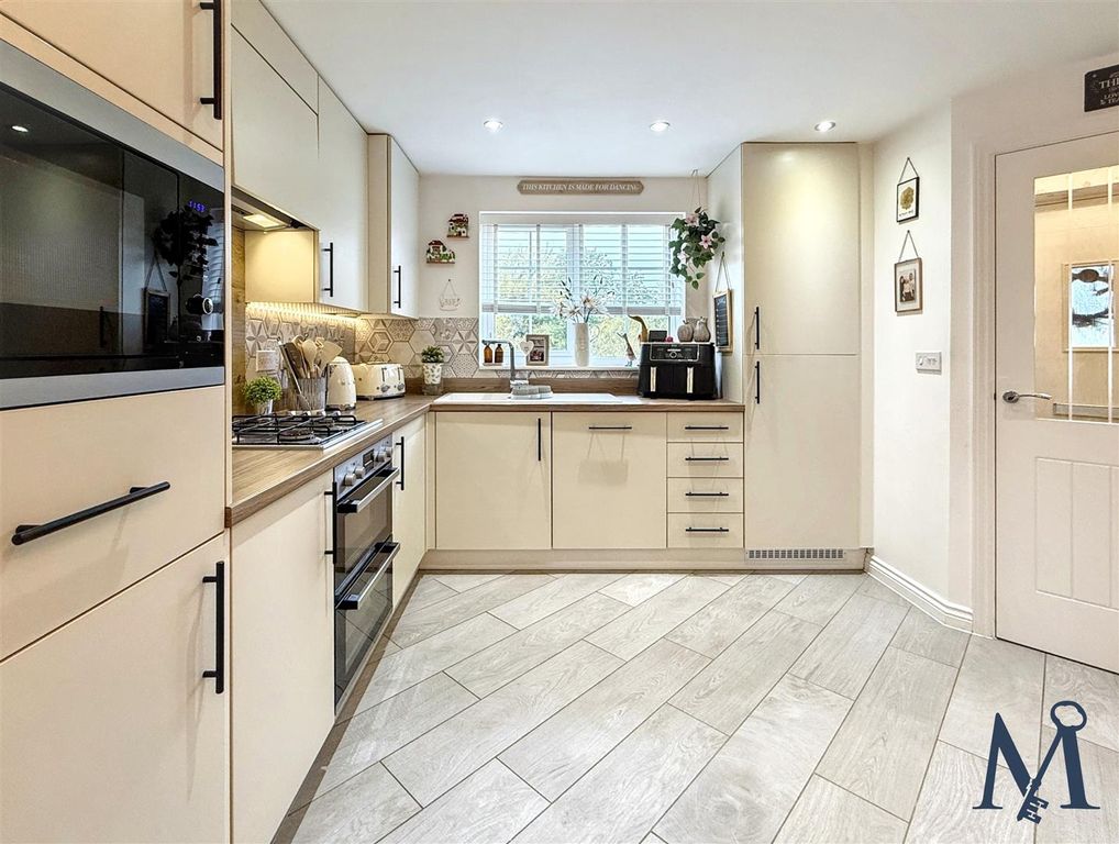 Property photo 3 of 23 Kitchen Diner