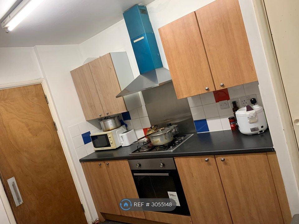 Property photo 1 of 4 Kitchen
