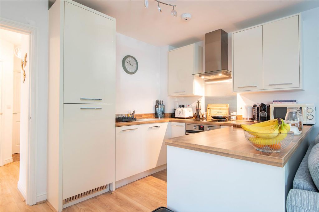 Property photo 2 of 16 Kitchen