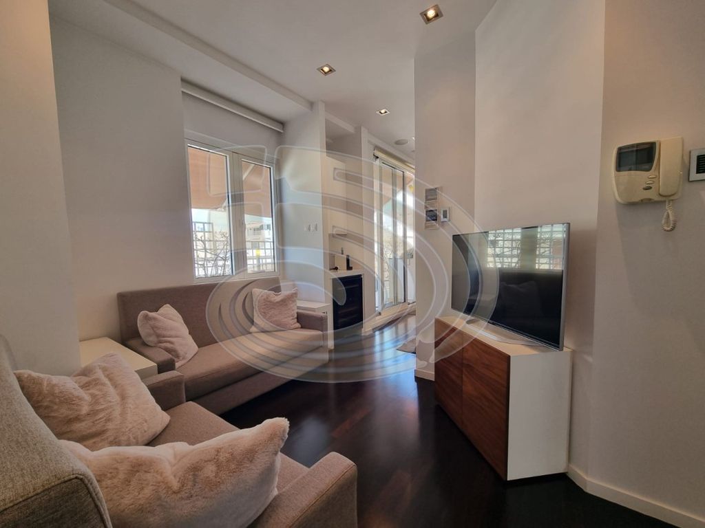 Property photo 2 of 40