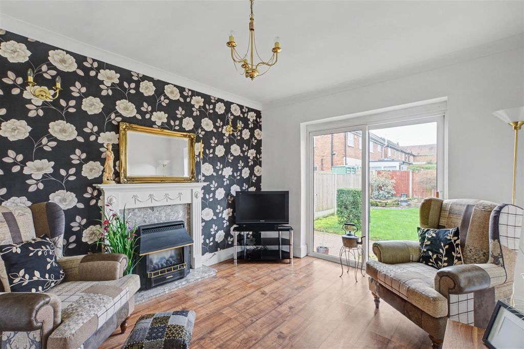 Property photo 2 of 24 Lounge_1.Jpeg