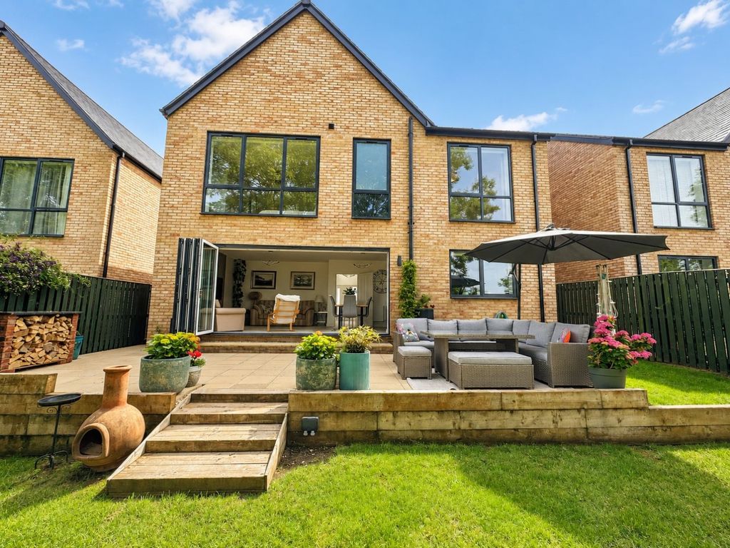 Property photo 2 of 33