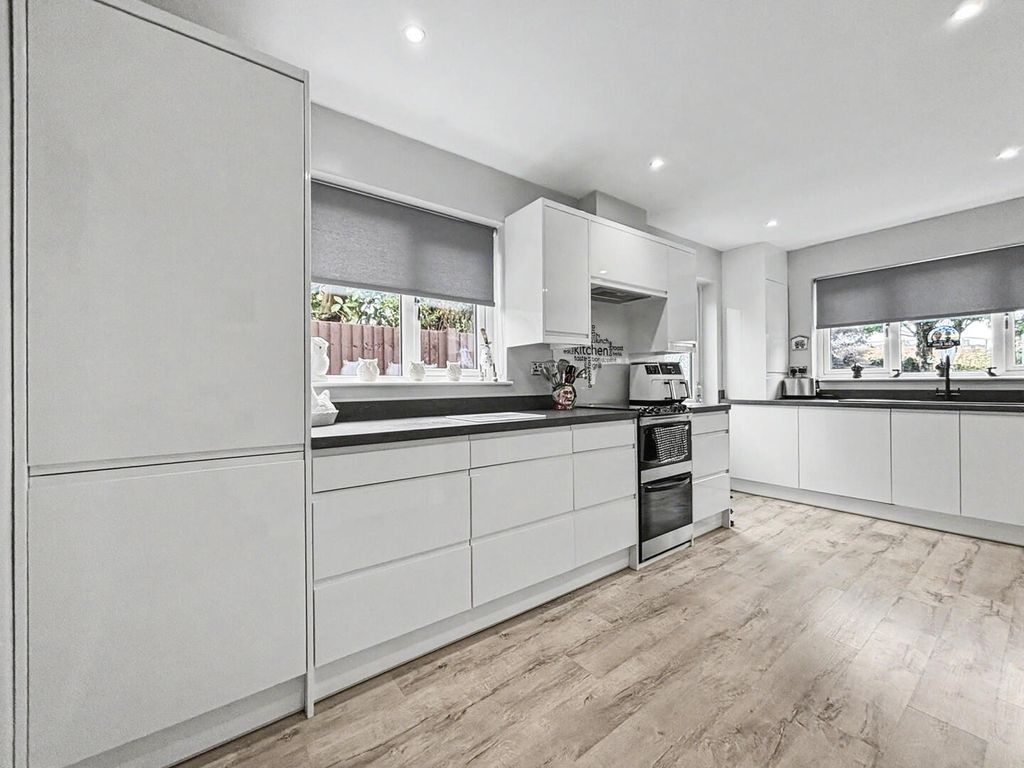 Property photo 2 of 40 Kitchen