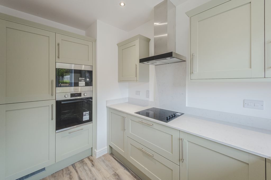 Property photo 3 of 16 251016W012