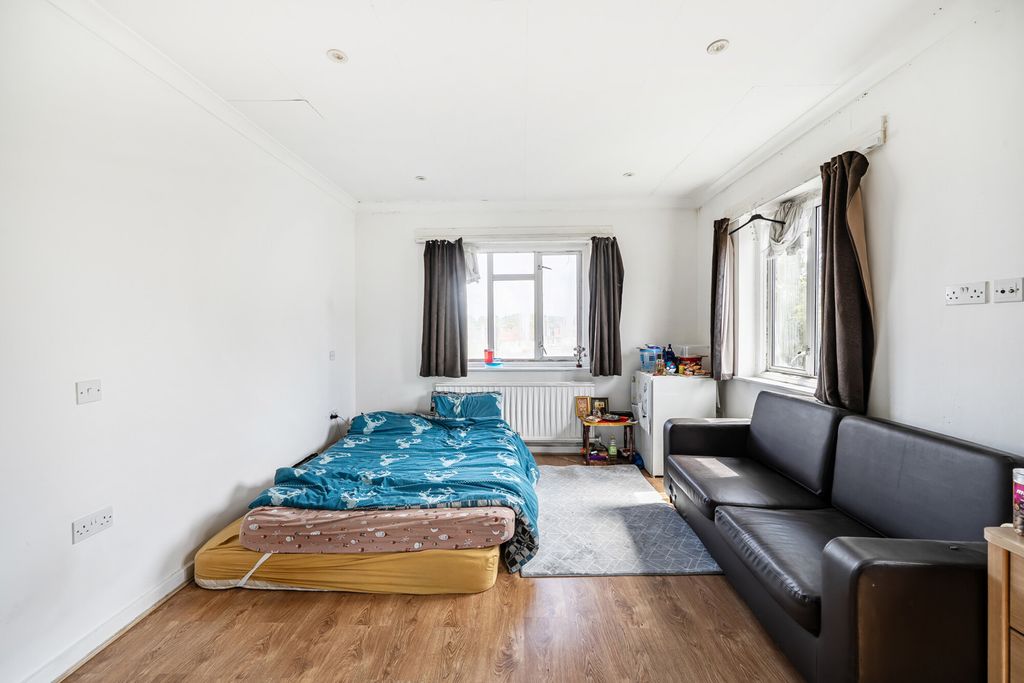 Property photo 3 of 11 1459640-10-6A0c48...