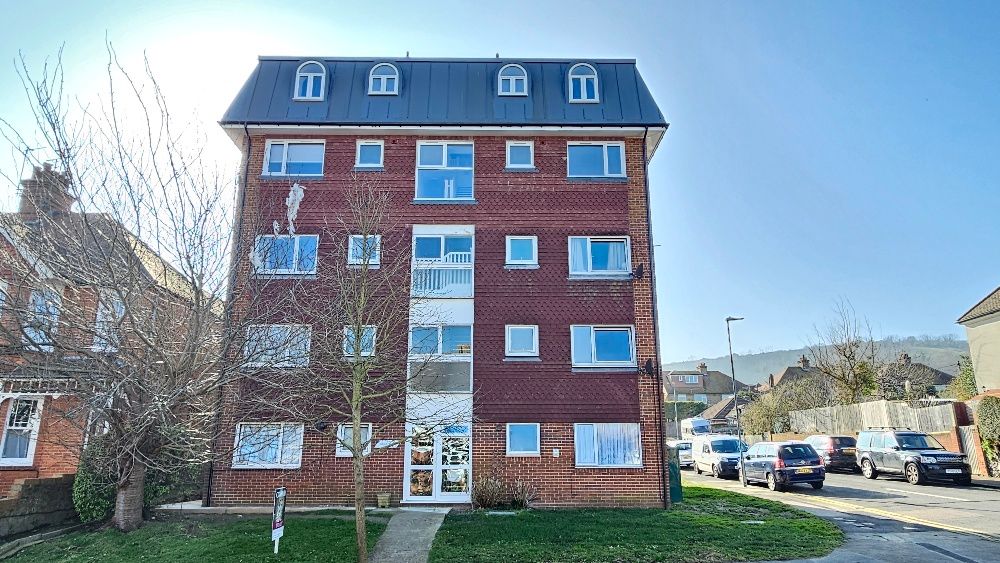 Property photo 1 of 7