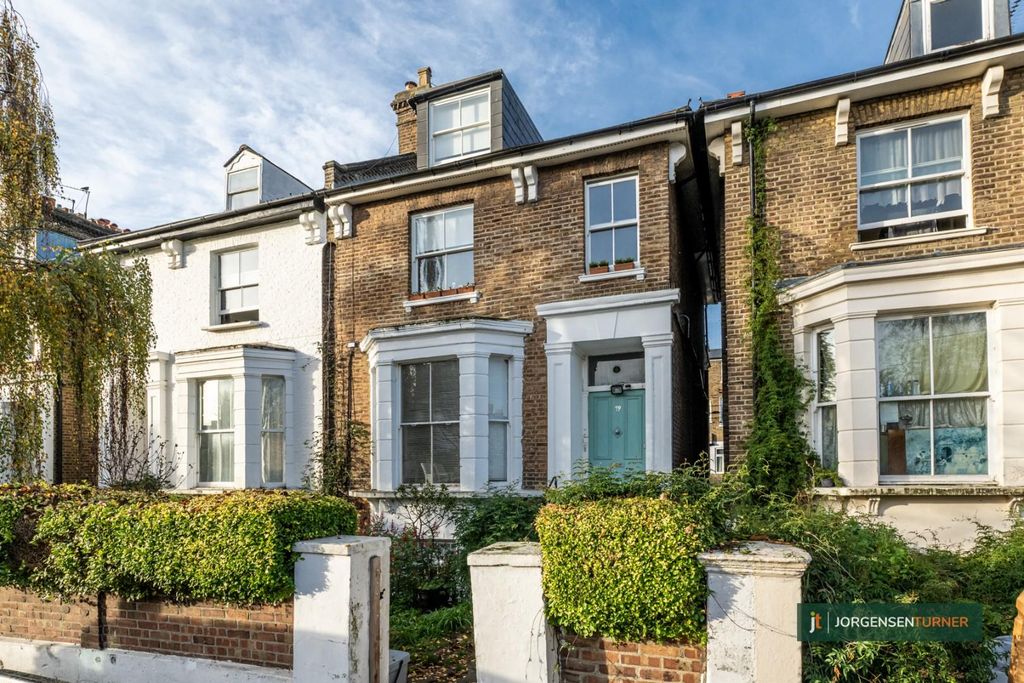 Property photo 1 of 10 Devonport Road 19B-012 Lr - Jt.Jpg