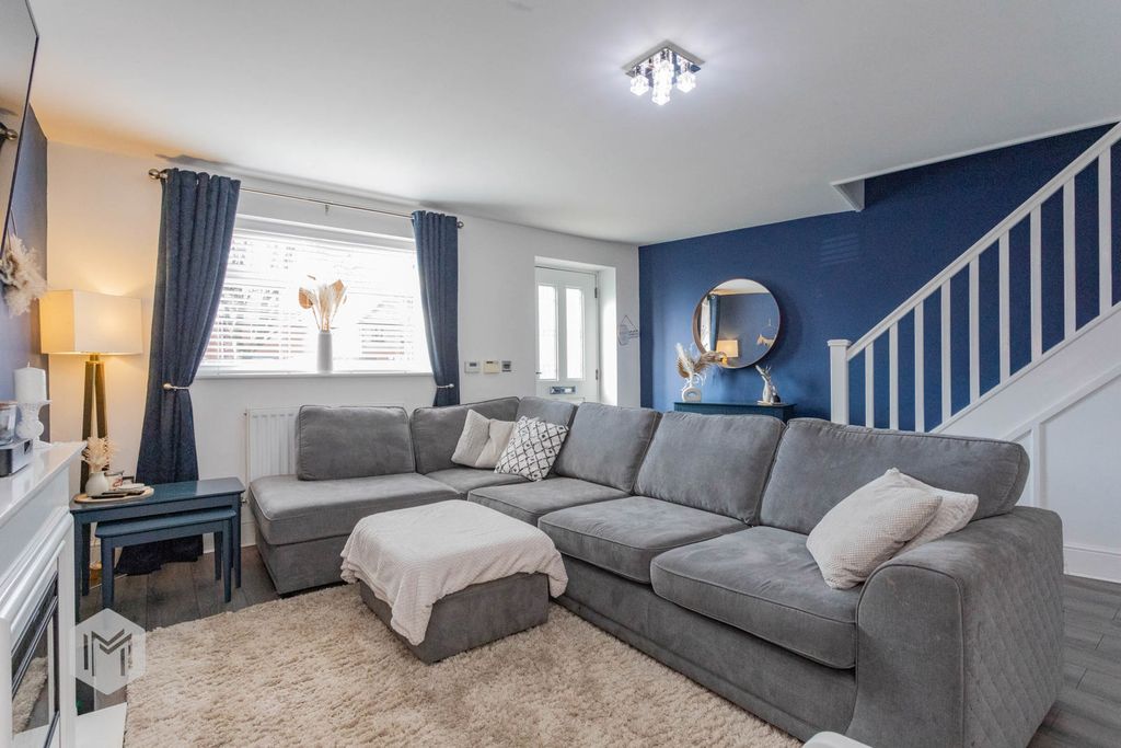 Property photo 2 of 30 Photograph