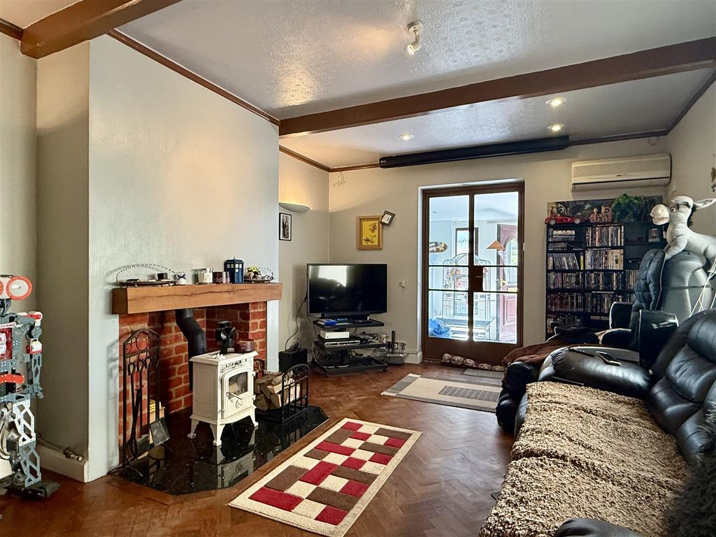 Property photo 2 of 17