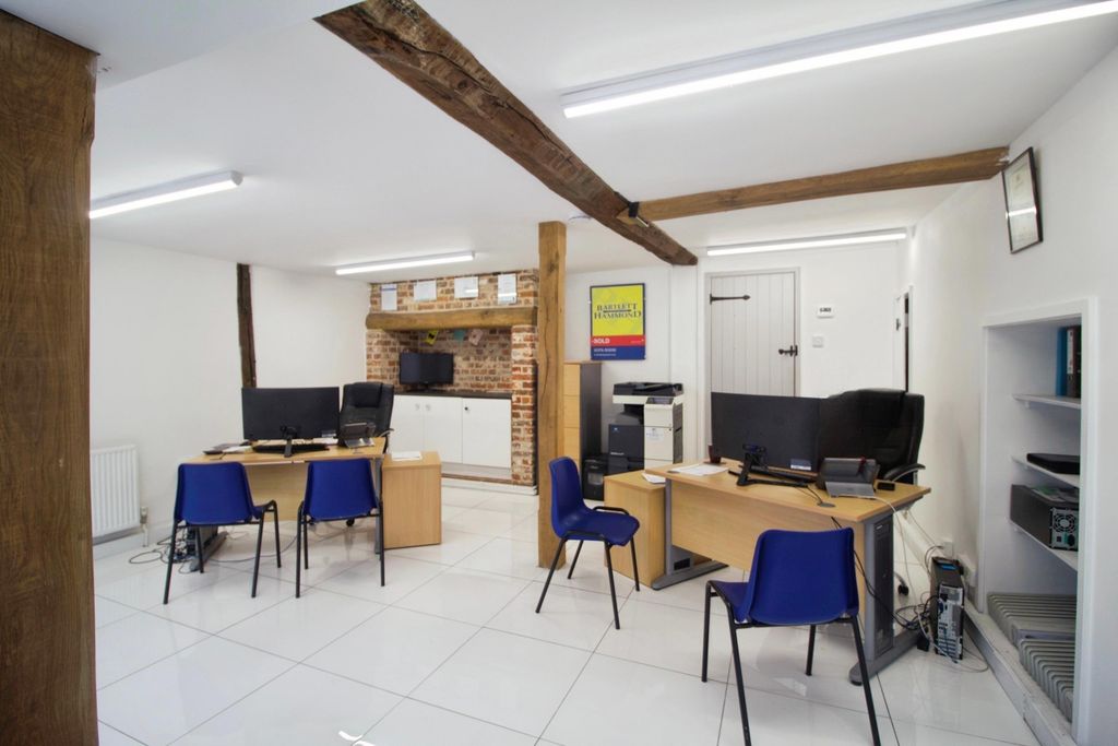 Property photo 2 of 4 Frontroom