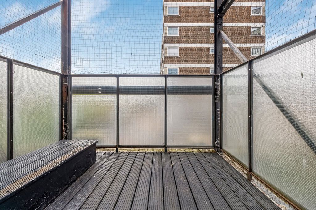 Property photo 2 of 11 Picture No. 13