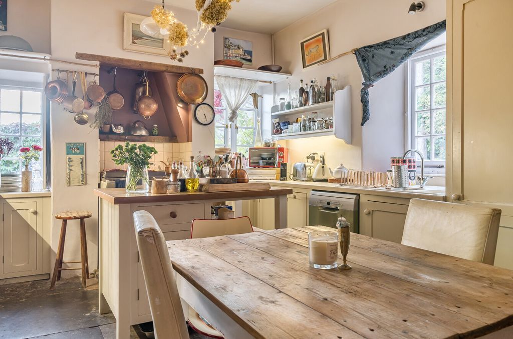 Property photo 3 of 19 Picture 3