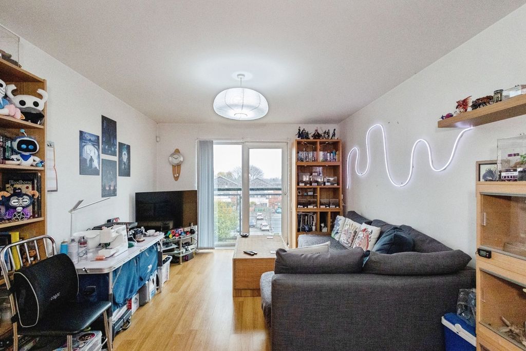 Property photo 3 of 17 Photo