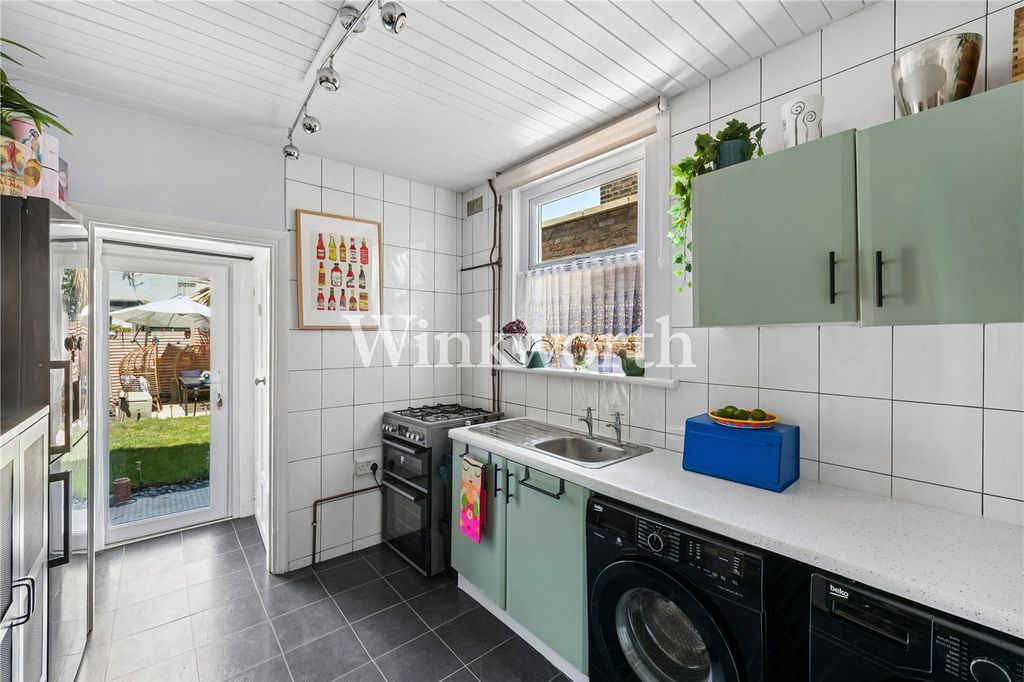 Property photo 3 of 19 Picture No. 08