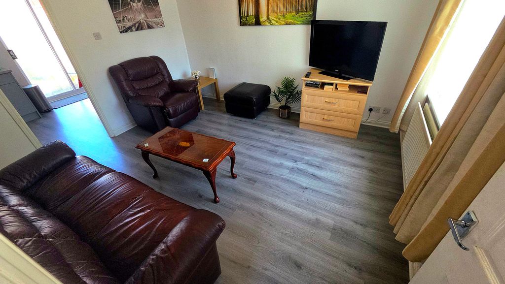 Property photo 2 of 11
