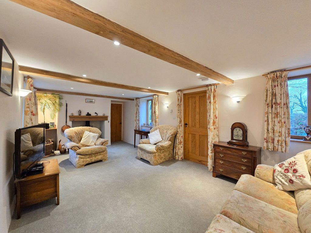 Property photo 2 of 26