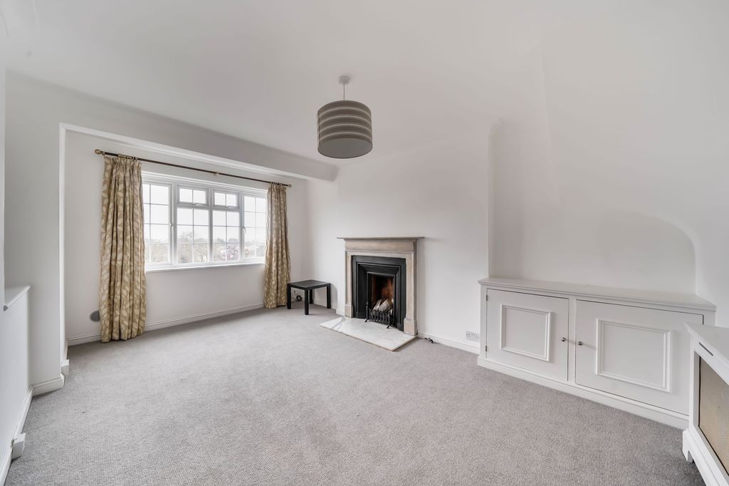 Property photo 3 of 21