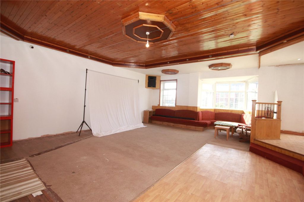 Property photo 2 of 30 Picture No. 16