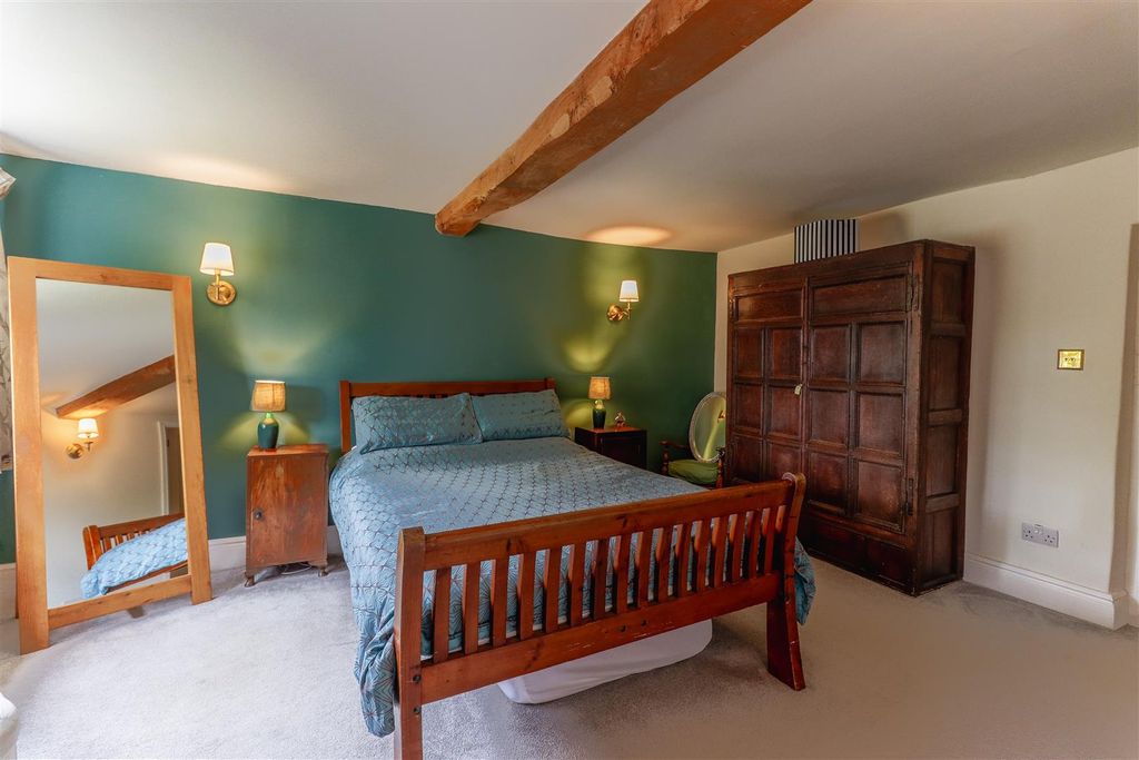 Property photo 2 of 52