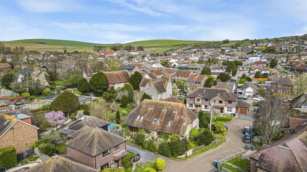 Property photo 1 of 31 Over Head