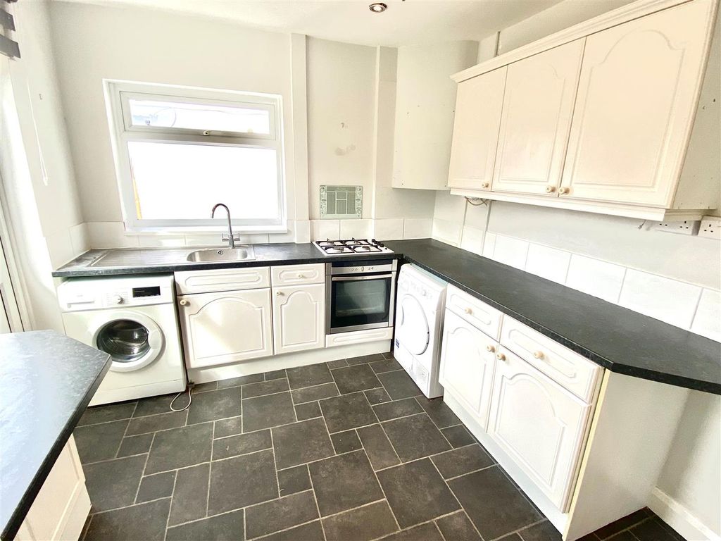 Property photo 2 of 14 K65.Jpg