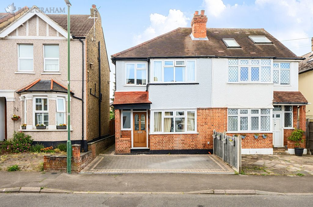 Property photo 1 of 19 c9F53379-E2d4-4479-A5Ec-8397A9A46937