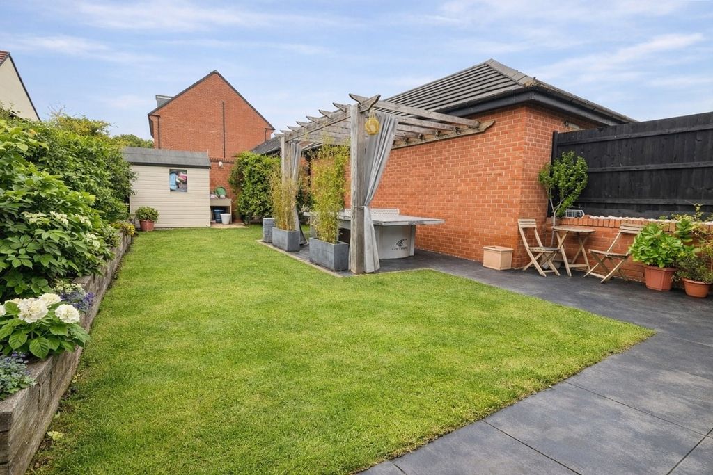 Property photo 2 of 14 5155083