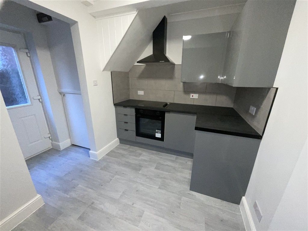 Property photo 3 of 7 Kitchen