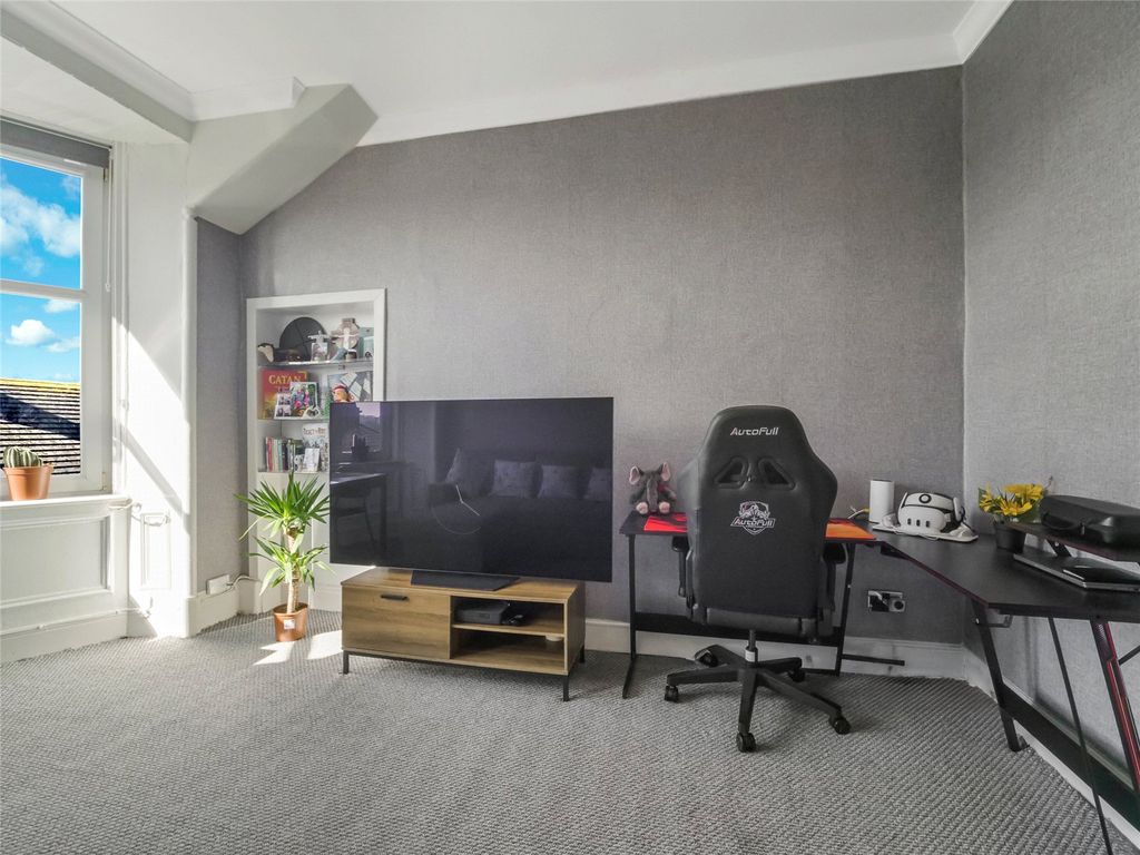 Additional image 4 of 2 bed flat for saleGlasgow Road, Dumbarton, West Dunbartonshire G82