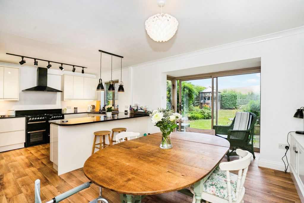 Property photo 2 of 30