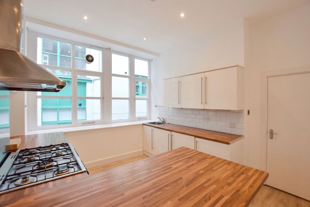Property photo 2 of 8 Kitchen