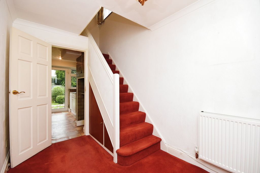 Property photo 2 of 11 Entrance Hallway