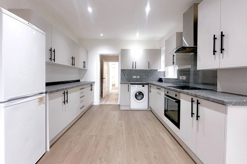 Property photo 2 of 24 Picture No. 24