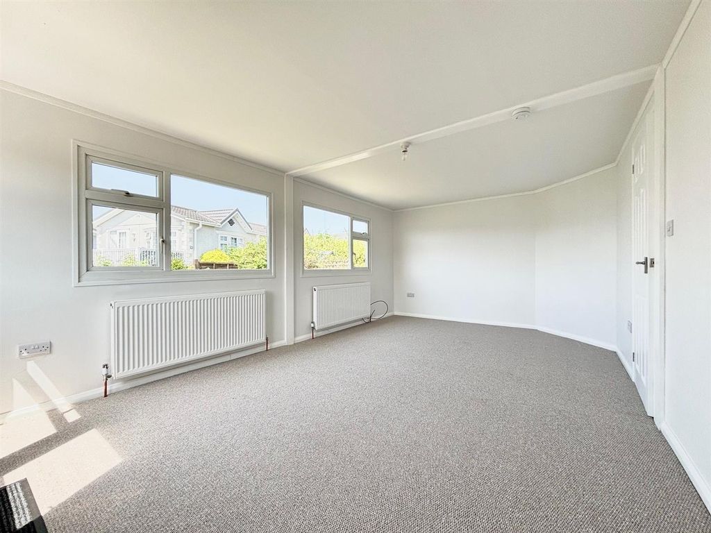 Property photo 3 of 11 Sit2.Jpg