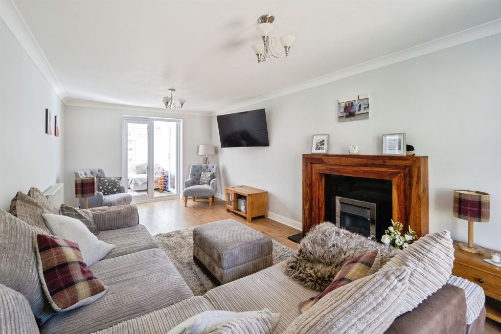 Property photo 3 of 19