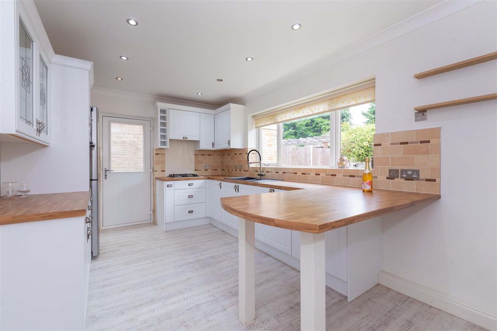 Property photo 3 of 19 29 Long Drive-11.Jpg