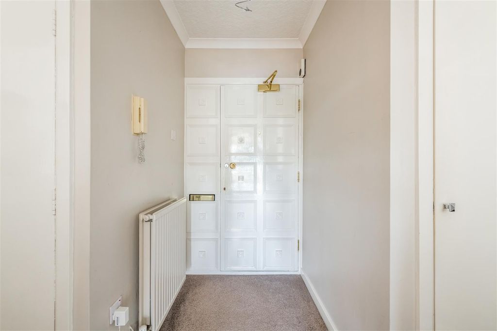 Property photo 3 of 20 F29, 87 The Drive-16.Jpg