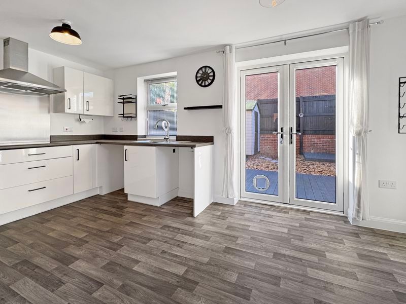 Property photo 2 of 14 Photo 11